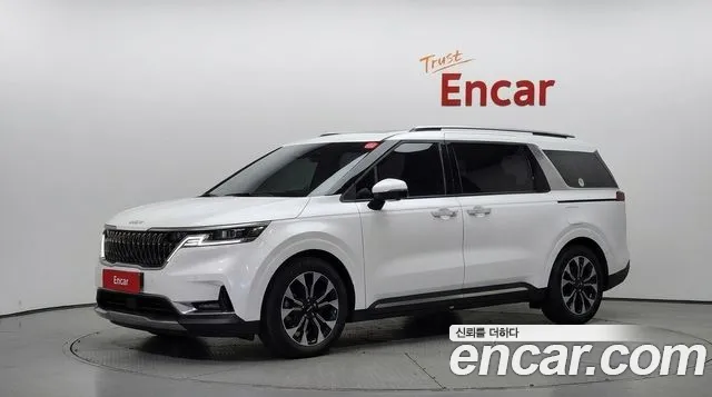 Kia Canival 2023 — photo 1