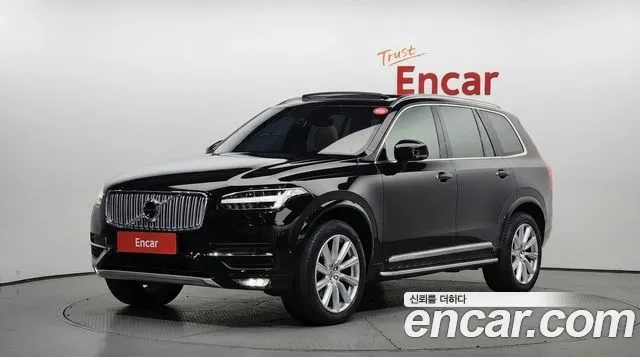 Volvo XC90 2017 — photo 1