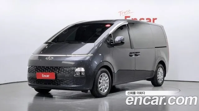 Hyundai Staria 2022 — photo 1