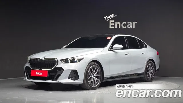 BMW 5-Series 2026 — photo 1