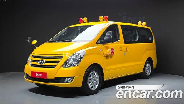 Hyundai Starex 2017 — photo 1