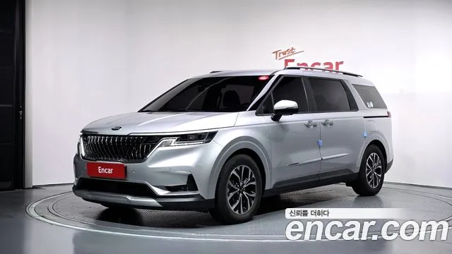 Kia Canival 2021 — photo 1