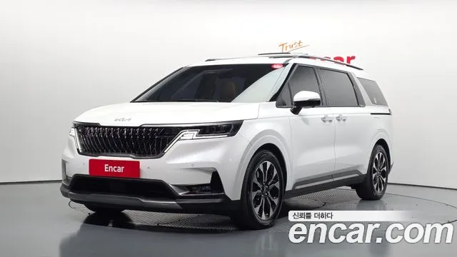 Kia Canival 2023 — photo 1