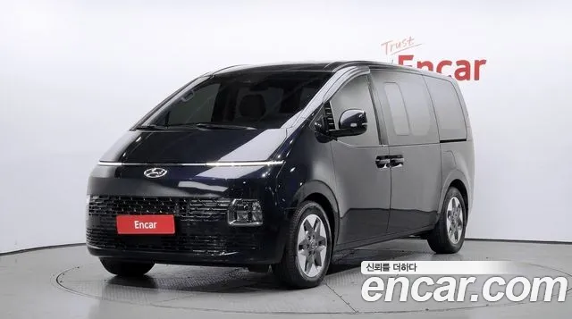 Hyundai Staria 2023 — photo 1