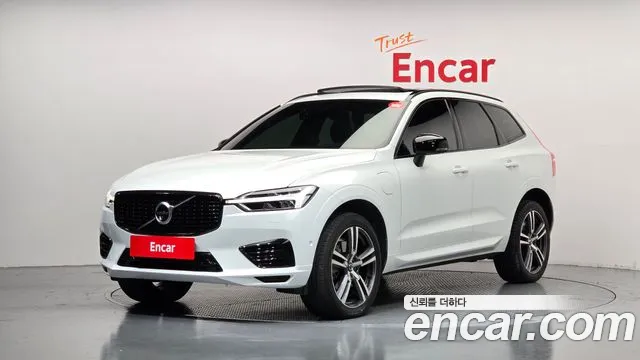 Volvo XC60 2021 — photo 1