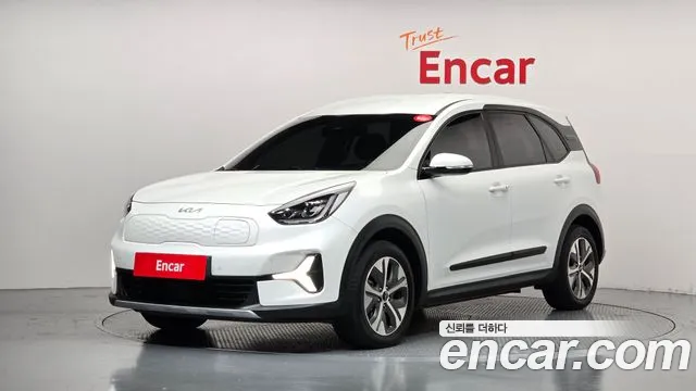 Kia Niro 2023 — photo 1