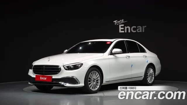 Mercedes-Benz E-Class 2022 — photo 1