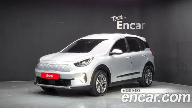 Kia Niro 2023 — photo 1