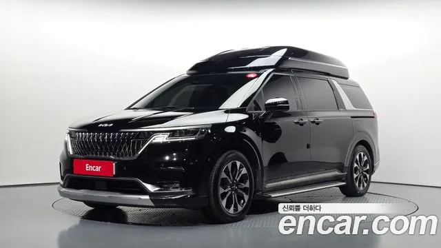 Kia Canival 2023 — photo 1