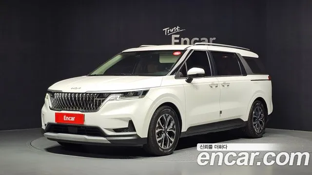 Kia Canival 2023 — photo 1