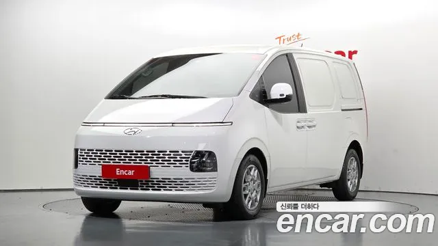 Hyundai Staria 2022 — photo 1