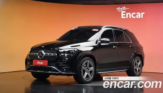 Mercedes-Benz GLE-Class 2023 — photo 1