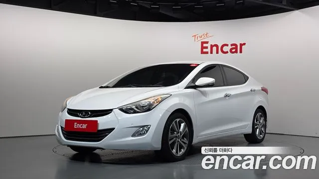 Hyundai AVANTE 2013 — photo 1