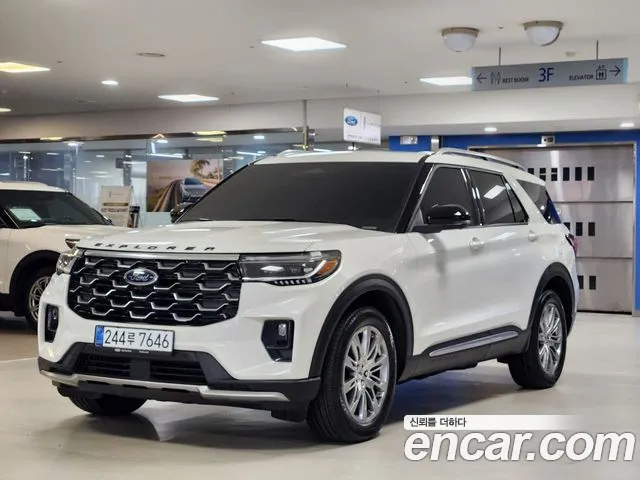 Ford Explorer 2025 — photo 1