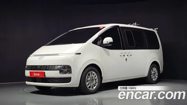 Hyundai Staria 2026 — photo 1