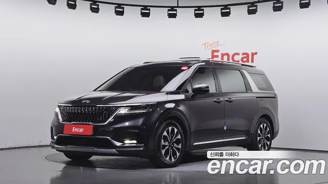 Kia Canival 2021 — photo 1