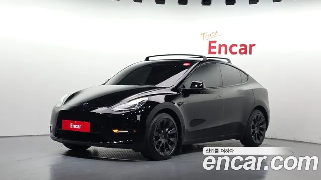 Tesla Model Y 2022 — photo 1