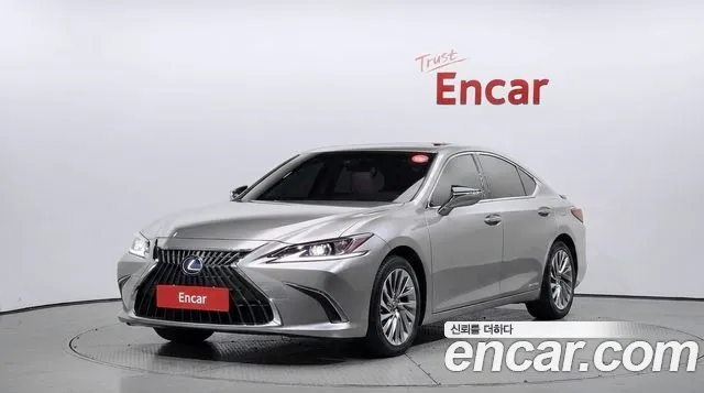 Lexus ES 2022 — photo 1