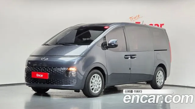 Hyundai Staria 2024 — photo 1