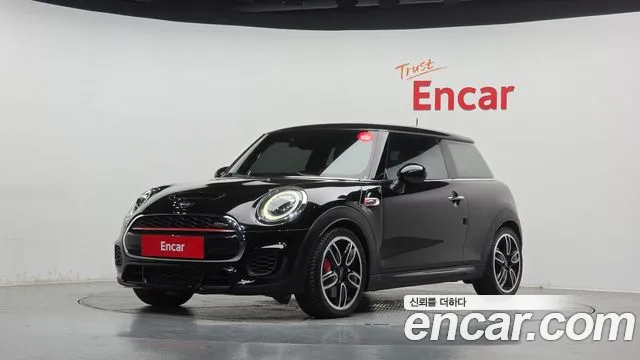 Mini Cooper 2019 — photo 1