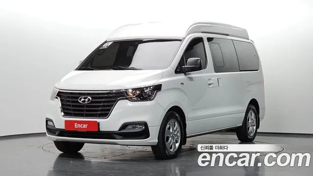 Hyundai Starex 2019 — photo 1