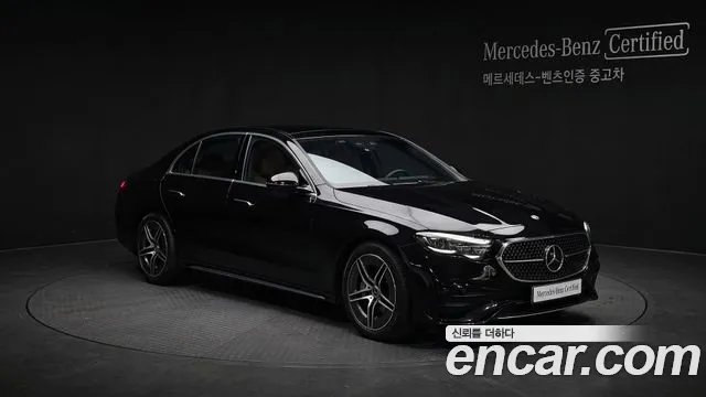 Mercedes-Benz E-Class 2026 — photo 1
