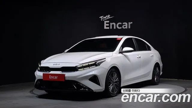 Kia K3 2023 — photo 1
