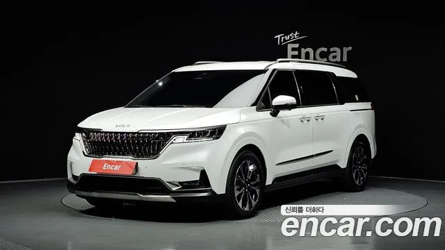 Kia Canival 2023 — photo 1