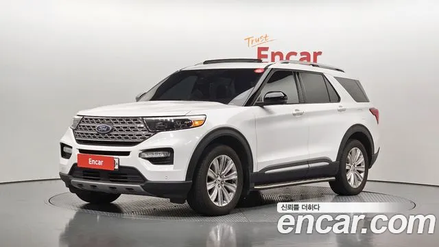 Ford Explorer 2020 — photo 1