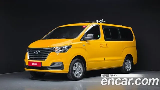 Hyundai Starex 2021 — photo 1
