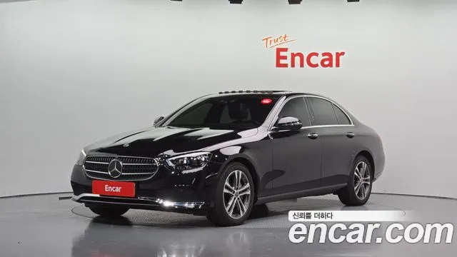 Mercedes-Benz E-Class 2022 — photo 1