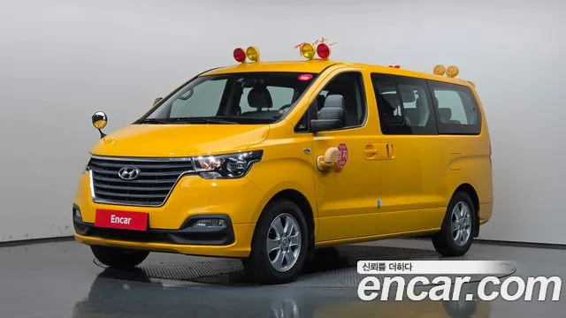 Hyundai Starex 2021 — photo 1