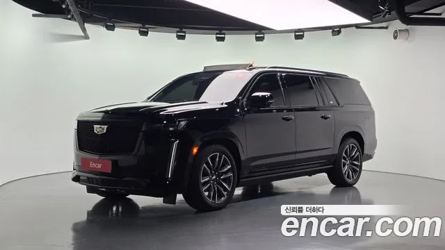 Cadillac Escalade 2023 — photo 1