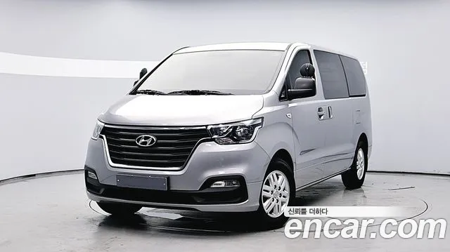 Hyundai Starex 2021 — photo 1