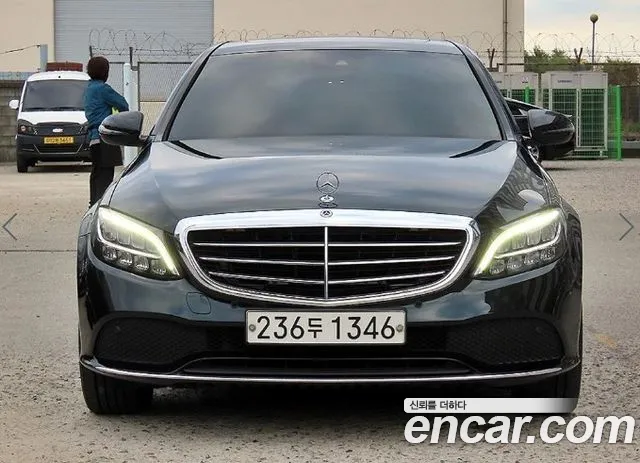 Mercedes-Benz C-Class 2019 — photo 1