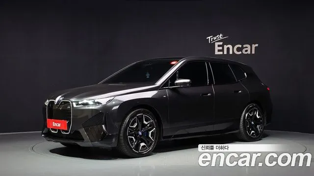 BMW iX 2022 — photo 1