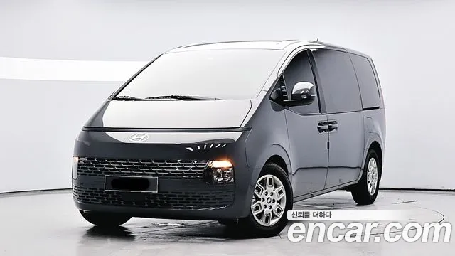 Hyundai Staria 2025 — photo 1