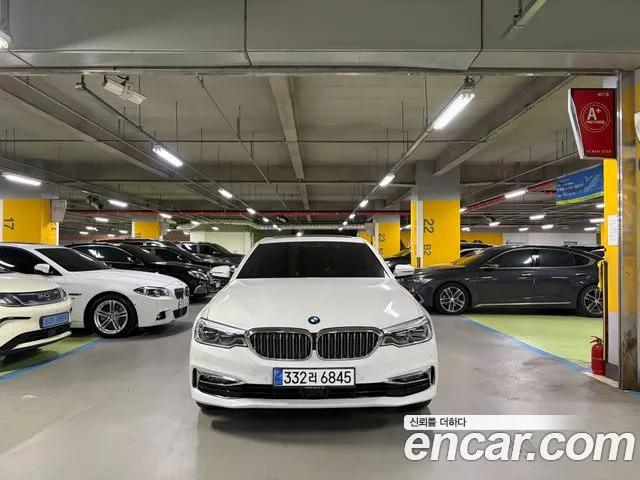 BMW 5-Series 2020 — photo 1