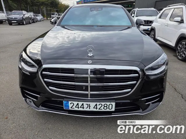 Mercedes-Benz S-Class 2023 — photo 1