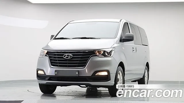 Hyundai Starex 2019 — photo 1