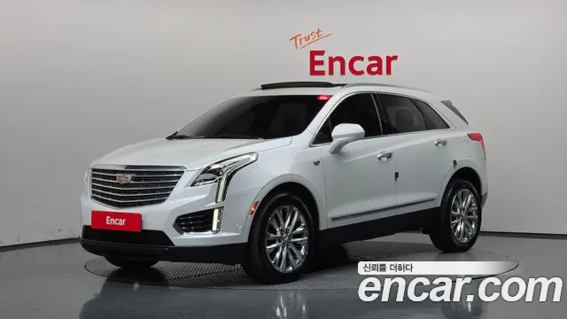 Cadillac XT5 2019 — photo 1