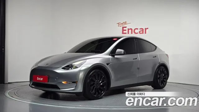 Tesla Model Y 2022 — photo 1