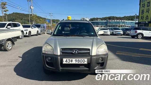 Hyundai Tucson 2004 — photo 1