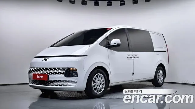Hyundai Staria 2022 — photo 1
