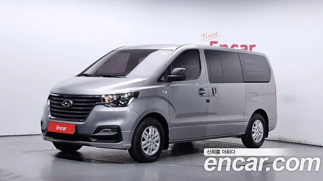 Hyundai Starex 2019 — photo 1