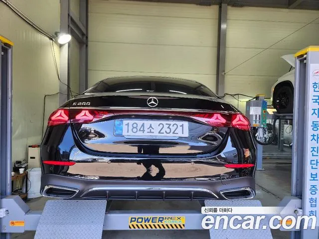 Mercedes-Benz E-Class 2026 — photo 1