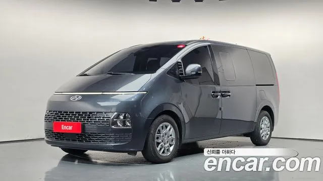 Hyundai Staria 2022 — photo 1