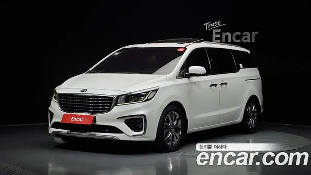 Kia Canival 2020 — photo 1
