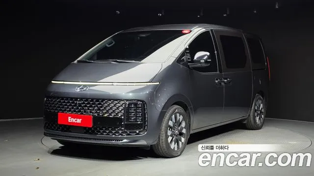 Hyundai Staria 2024 — photo 1