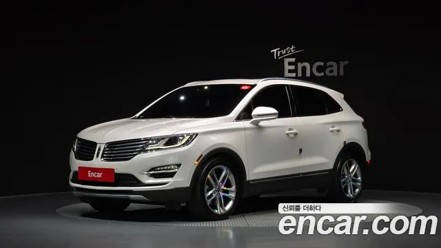 Lincoln MKC 2015 — photo 1